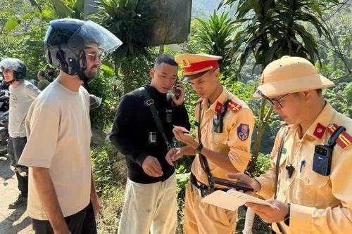 Xử lý nghiêm vi phạm giao thông của người nước ngoài
