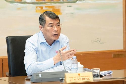 Thủ tướng yêu cầu đưa giá thuốc, thiết bị y tế về mức hợp lý, giảm gánh nặng người bệnh
