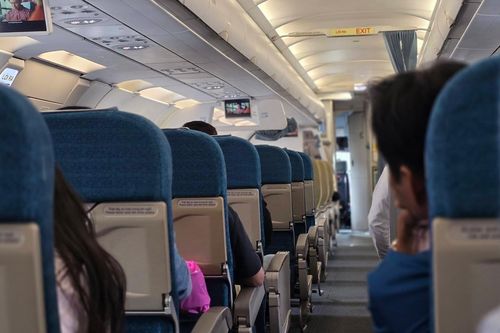 Bác sĩ Việt cấp cứu nữ hành khách bất tỉnh trên chuyến bay Hà Nội - TP.HCM