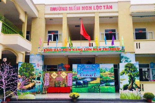 Họp khẩn xử lý vụ 2 giáo viên tát học sinh mầm non ở Thanh Hoá