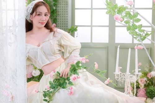 Khánh Thi làm nàng thơ nước Pháp, lời nhận xét của Phan Hiển khiến cô than trời