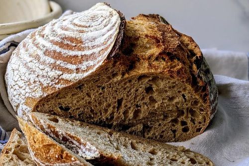 Chuyên gia dinh dưỡng bật mí loại bánh mì tốt nhất cho tuổi xế chiều