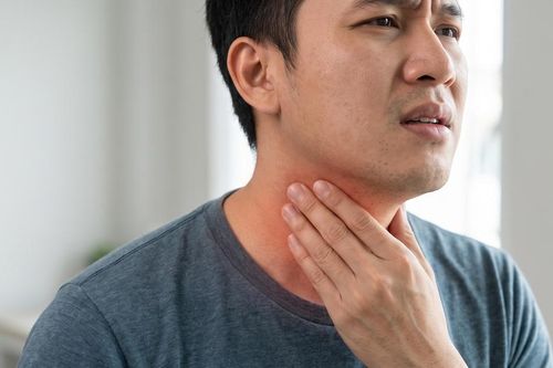 Khàn tiếng tưởng viêm họng, nam giáo viên sững sờ phát hiện ung thư tuyến giáp