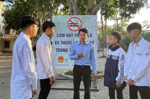 Ngăn thuốc lá điện tử len vào học đường