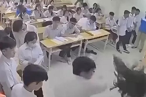 Sở GD&ĐT Hà Nội thông tin về vụ nam sinh đấm cô giáo tại lớp