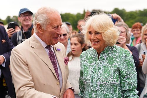 Thói quen của Vua Charles III và Vương hậu Camila trước giờ ăn
