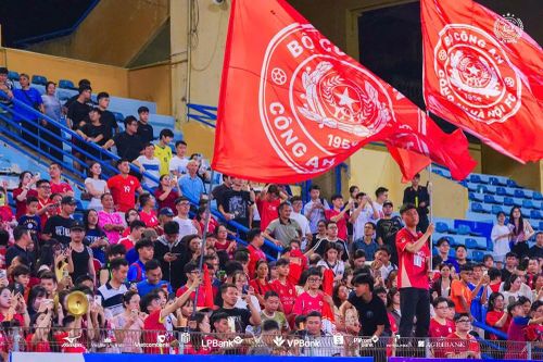 Sắc màu cổ động viên trước cuộc đối đầu giữa CAHN và Thanh Hóa