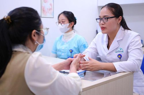 Thêm cơ hội làm cha, mẹ cho các cặp vợ chồng hiếm muộn khó khăn