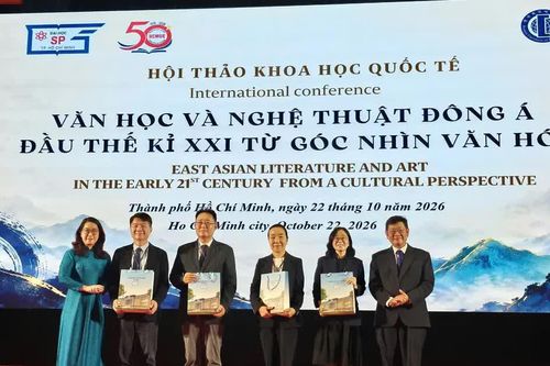 Đề xuất phát triển năng lực số cho học sinh từ môn Ngữ văn