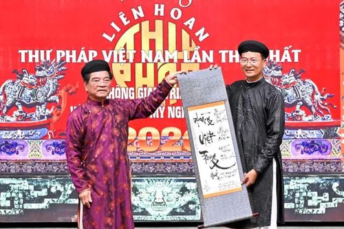 Khai mạc Liên hoan Thư pháp Việt Nam ở TP Huế