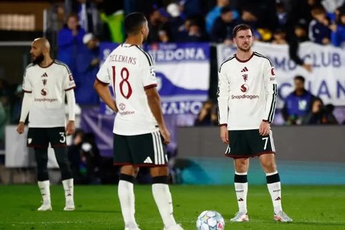 Man Utd thua mất mặt trước 'đội bóng tí hon'