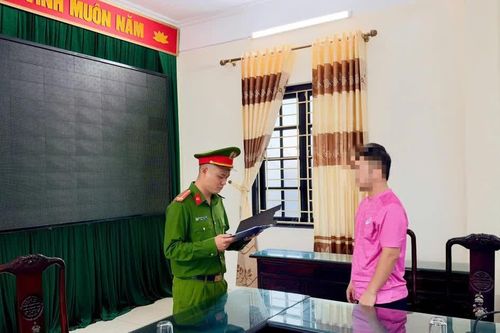 Thanh niên ở Hưng Yên thu lợi hơn 1 tỷ đồng nhờ bán đồ thời trang giả mác Gucci, Dior, Lacoste
