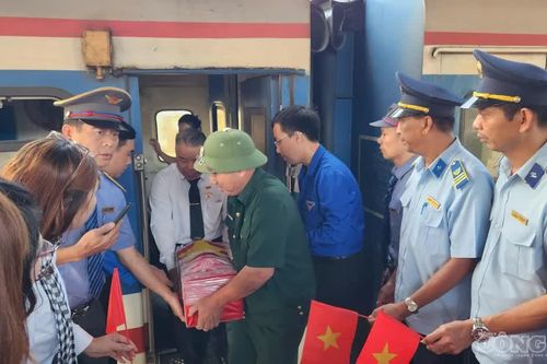 TP.HCM đón liệt sĩ hy sinh ở Thành cổ Quảng Trị về an nghỉ sau 54 năm