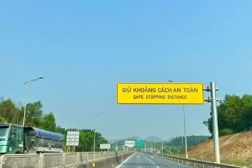 Một cú phanh, nhiều hệ lụy từ thói quen bám sát xe trên cao tốc
