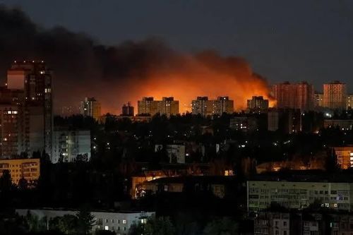 Tên lửa dội xuống Kiev, máy bay không người lái bủa vây Mátxcơva bất chấp tín hiệu hòa bình
