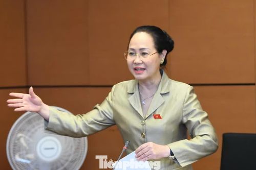 Bộ trưởng Lâm Thị Phương Thanh: 'Đi mỏi chân chỉ có nhà san sát, rất bức bối về không gian'