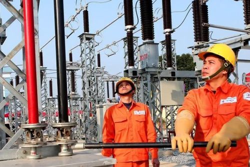 Thủ tướng: Triển khai ngay giải pháp bảo đảm cung ứng điện