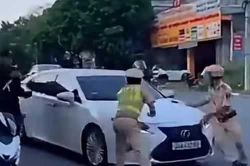 Khởi tố nữ tài xế Lexus tăng ga bỏ chạy