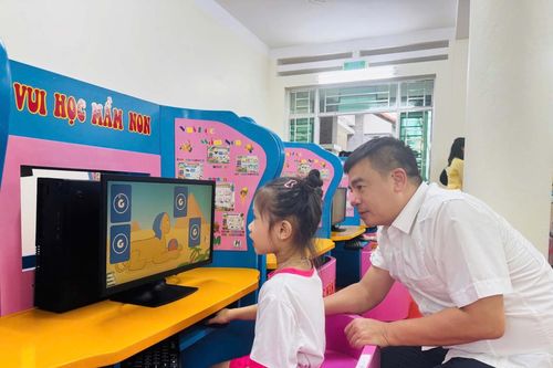 TPHCM đưa máy tính đến trường học đặc khu Côn Đảo, dạy ứng dụng AI cho giáo viên