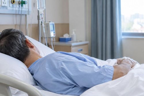 Người đàn ông 53 tuổi bị ung thư trực tràng, hối hận vì bỏ qua 1 dấu hiệu