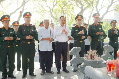 Bàn giao công trình tu bổ, tôn tạo Nghĩa trang Liệt sĩ Triều Tiên tại Bắc Ninh