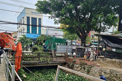 Kiểm soát môi trường mùa mưa bão