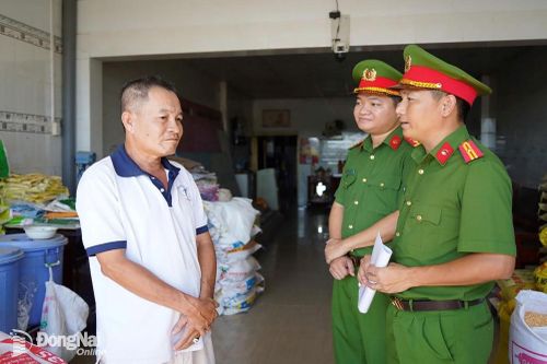 Đội Chữa cháy và CNCH khu vực 3 tuyên truyền, hướng dẫn các biện pháp bảo đảm an toàn trong quá trình phá dỡ công trình phục vụ thi công tuyến đường Lê Duẩn.