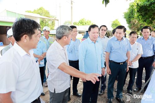 Chủ tịch UBND thành phố Đồng Nai Nguyễn Văn Út kiểm tra tình hình thực hiện Dự án đường Vành đai 4 - Thành phố Hồ Chí Minh tại phường Trảng Bom