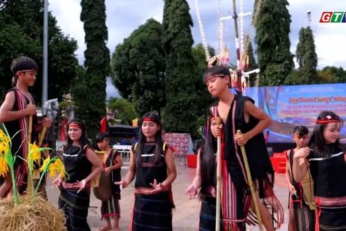 Lớp học không tường: Theo nhịp chiêng, ngân vang khúc hát tự hào