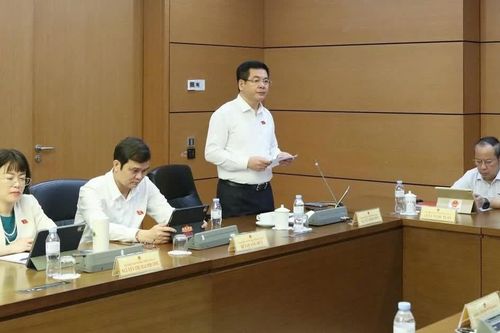 Hoàn thiện quy định pháp luật về đất đai, nhà ở, bảo đảm quyền lợi người dân