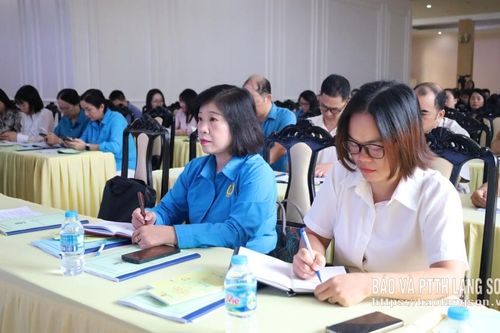 Hơn 140 đại biểu tham gia tập huấn nghiệp vụ công tác công đoàn năm 2026