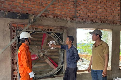 Chăn nuôi dưới hệ thống điện mặt trời áp mái