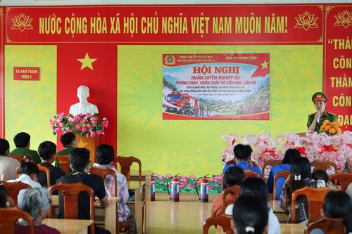 Huấn luyện kỹ năng phòng cháy, chữa cháy cho người dân vùng đồng bào DTTS ở Nam Thành
