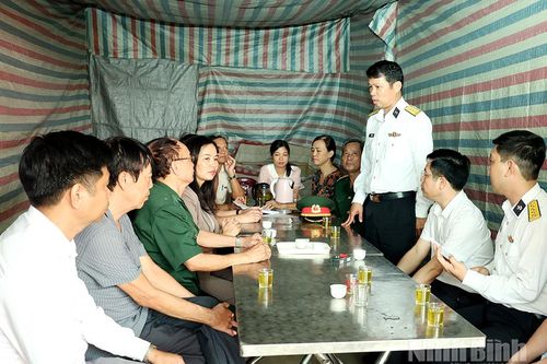 Khảo sát, bàn giao kinh phí xây nhà tình nghĩa tặng các gia đình chính sách