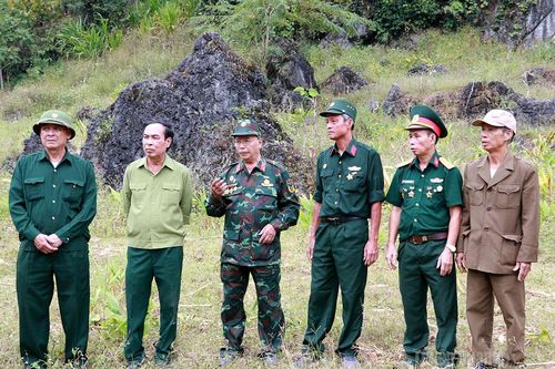 Tìm đồng đội trên Điểm cao 1030