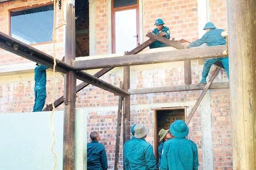 An cư từ chính sách nghĩa tình