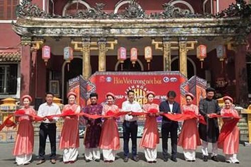 Hồn Việt trong nét bút