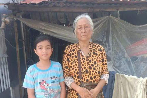Mở rộng lòng từ: Bà ngoại nuôi hai cháu mồ côi