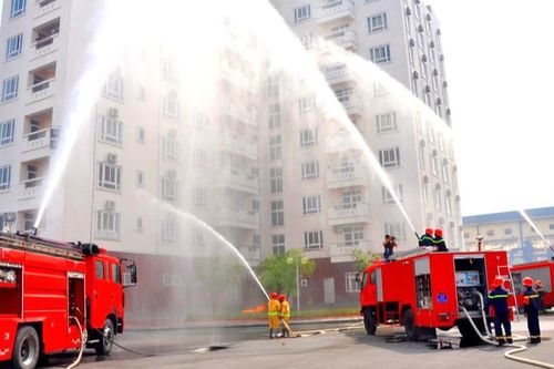 Bộ Xây dựng hướng dẫn áp dụng quy định về bãi đỗ xe chữa cháy, lối thoát nạn qua sảnh rộng