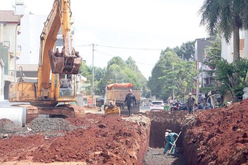 Đắk Lắk: Đường Tôn Đức Thắng tăng tốc thi công sau khi gỡ vướng mặt bằng
