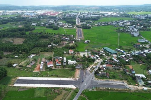Không để mặt bằng tiếp tục cản trở tiến độ các dự án hạ tầng ở Quảng Ngãi