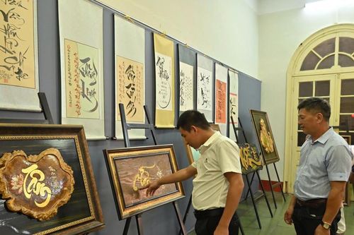 Liên hoan thư pháp ' Hồn Việt trong nét bút'