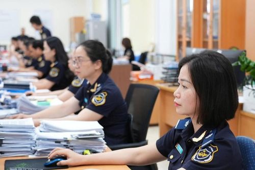 Hải quan tăng tốc, quyết tâm vượt chỉ tiêu thu ngân sách năm 2026