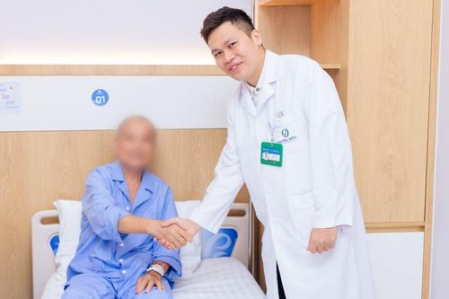 Mắc ung thư hiếm gặp, người đàn ông 68 tuổi chuyển biến tích cực sau 28 buổi điều trị
