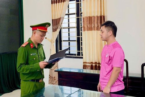Khởi tố bị can bán sản phẩm giả mạo nhãn hiệu
