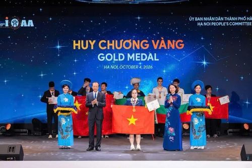 Cô gái 'vàng' Thiên văn học quốc tế và ước mơ trở thành bác sĩ