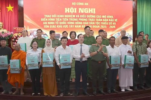 Phát huy sức mạnh của đồng bào các dân tộc, tôn giáo trong bảo vệ an ninh Tổ quốc