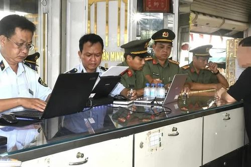 Xử phạt hàng loạt cơ sở kinh doanh vàng, trang sức mỹ nghệ ở Vĩnh Long