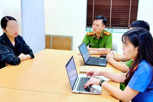 Khởi tố nữ tài xế tăng ga ô tô bỏ chạy khi bị công an kiểm tra