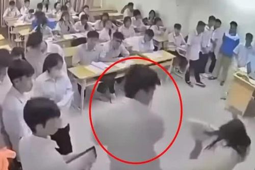 Khởi tố nam sinh hành hung cô giáo: Nghiêm minh nhưng không quên mục tiêu giáo dục